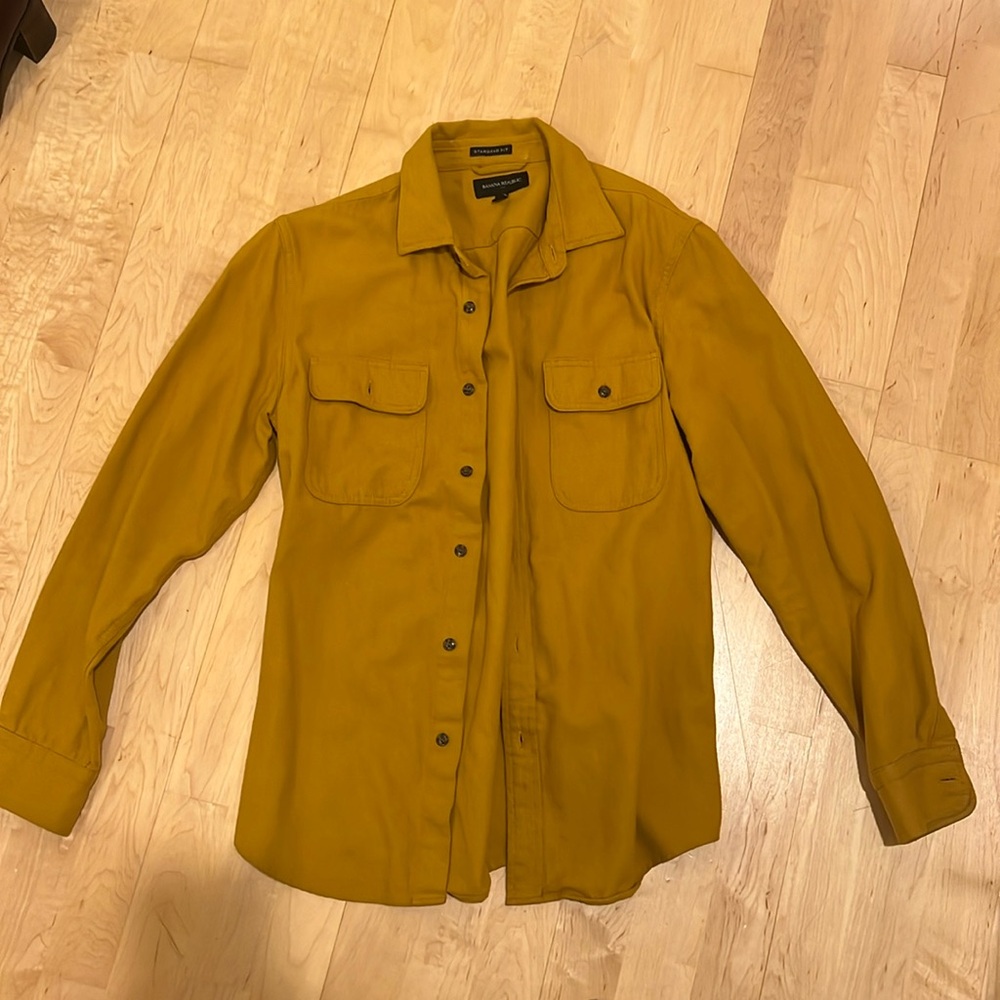 Banana Republic Standard Fit Men’s Shirt